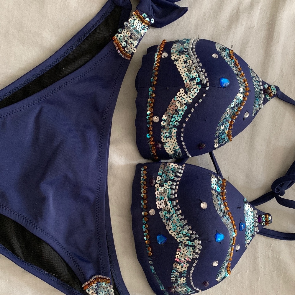 Bikini Set - Picture 3 of 5